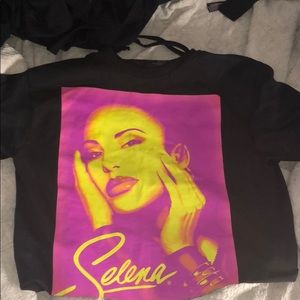 Cropped Selena T-Shirt